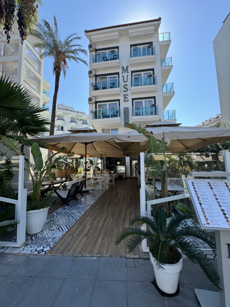 Проживание: отели и апартаменты