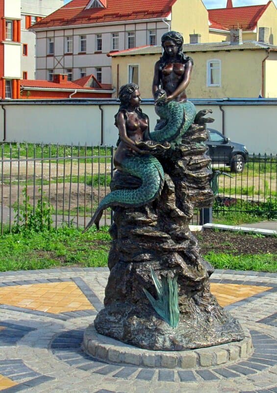 Скульптурная композиция "Русалки"